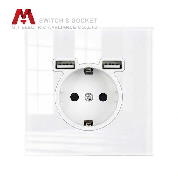 Schutzkontakt. DE Socket. Socket with QC ports. Zigbee switch.