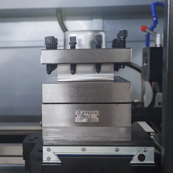 QK1322 Токарный винторезный станок с ЧПУ