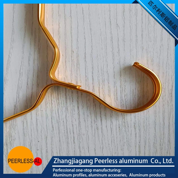 Aluminum coat hange