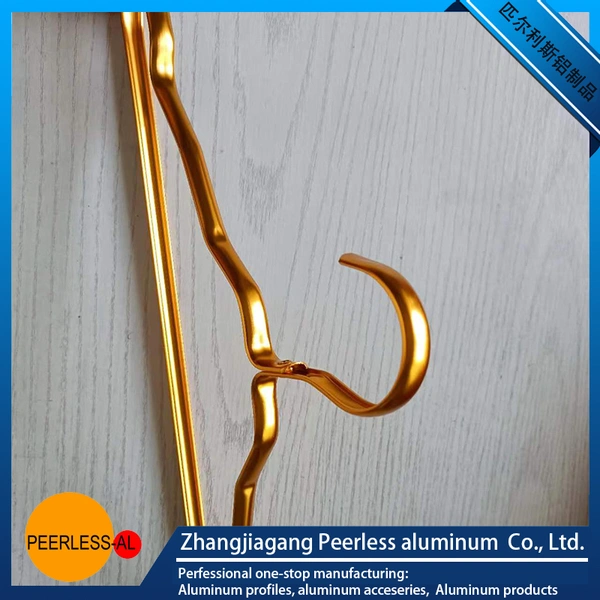 Aluminum coat hange