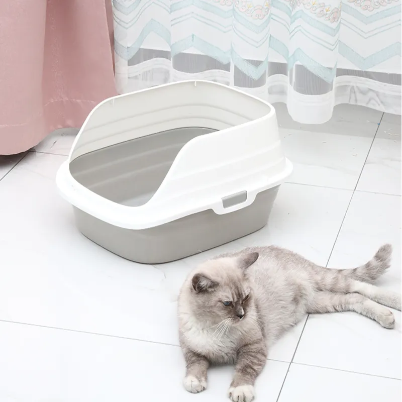 Sleek Plastic Cat Litter Box - Stylish and Functional