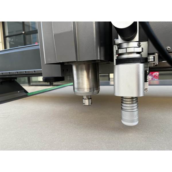 Seamless Steel Tube Engraver: Servo Motor & Water-Cooled Spindle