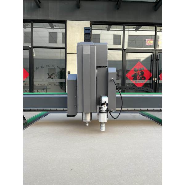 Seamless Steel Tube Engraver: Servo Motor & Water-Cooled Spindle