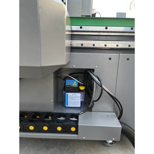 Seamless Steel Tube Engraver: Servo Motor & Water-Cooled Spindle