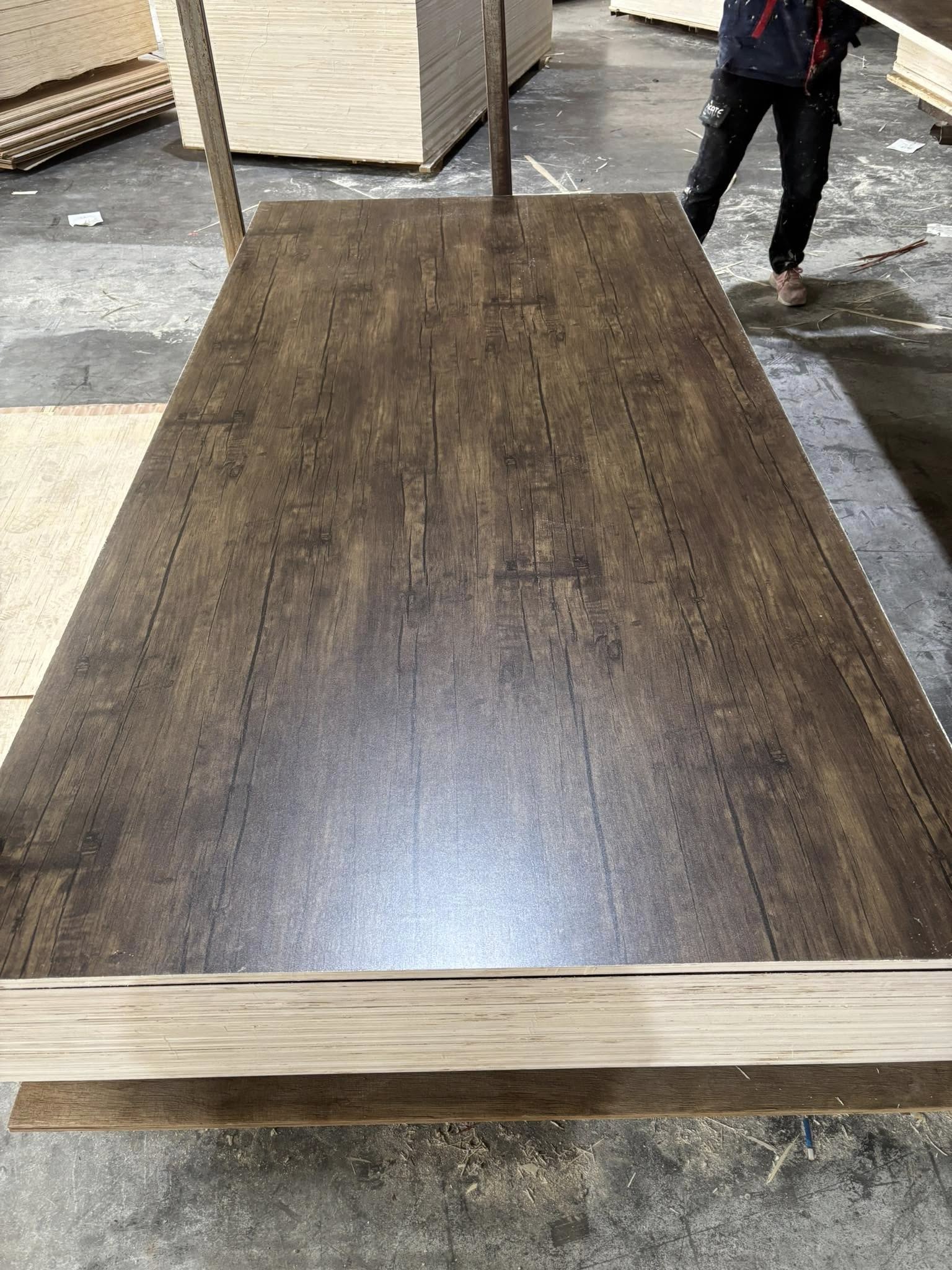 High-Quality Melamine Plywood – Durable & Decorative Panels
