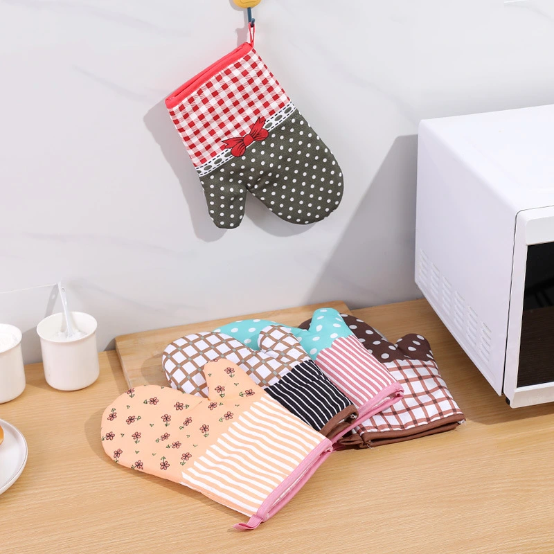 Customized Non-slip Kitchen Cotton Microwave Gloves Baking Oven Mitts