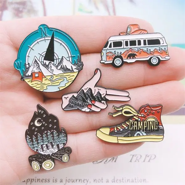 New Enamel Lapel Motorcycle Play Skateboard Pin Badge Souvenir Emblems