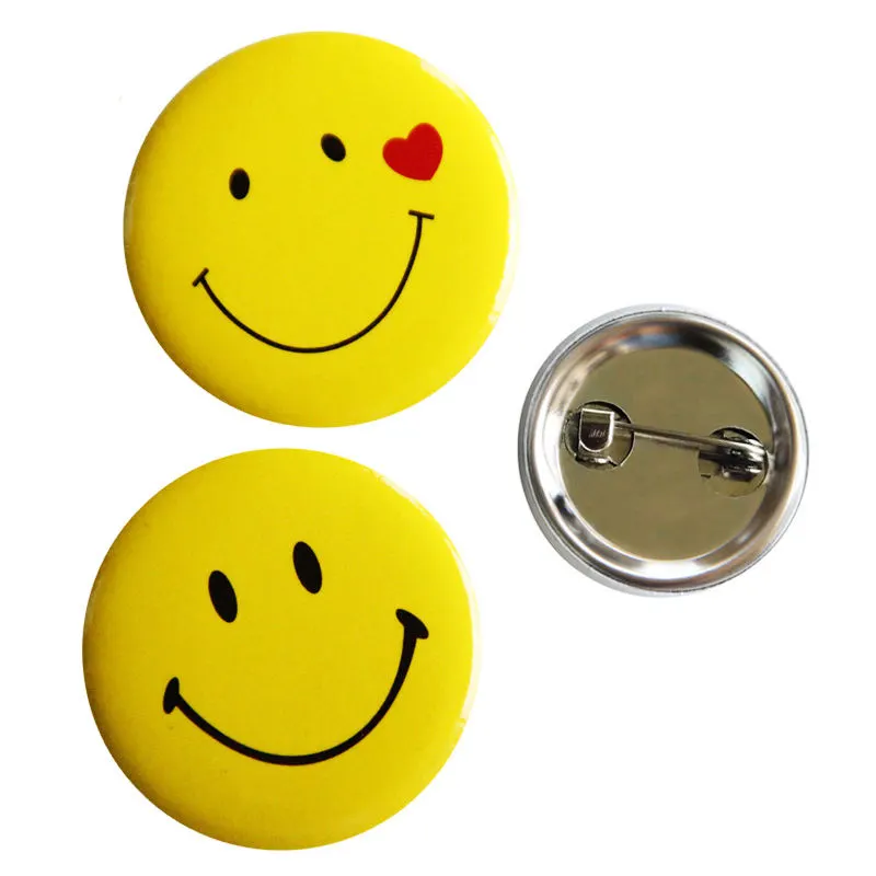 Custom Anime Heart Tin Badge Promotional Kawaii Button Pins