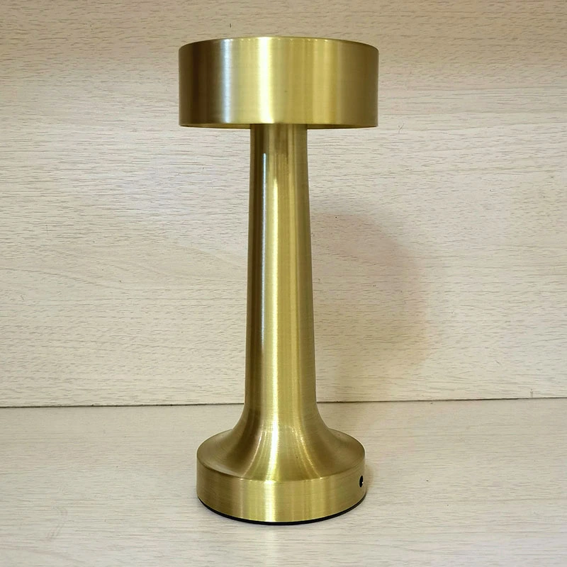 Lámpara de mesa inalámbrica led de metal con control táctil para restaurante 