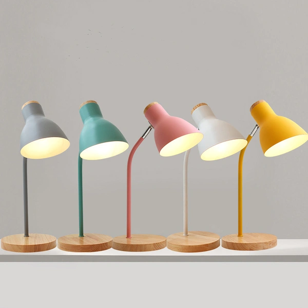 مصباح طاولة خشبي ملون على الطراز الاسكندنافي e27 للدراسة 