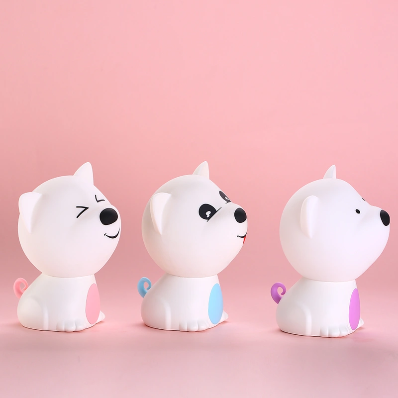 كلب لطيف على شكل مصباح ضوء ليلي من هلام السيليكا بجانب مصباح الطفل 