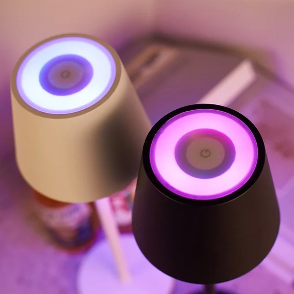 Lámpara de mesa inalámbrica rgb poldina recargable rsj-c003/r para restaurante