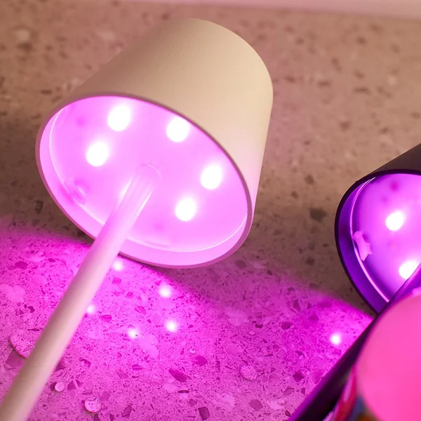 Lámpara de mesa inalámbrica rgb poldina recargable rsj-c003/r para restaurante