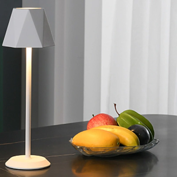 4000mah بطارية تعمل باللمس التبديل ضوء الليل IP54 مصباح طاولة مقاوم للماء