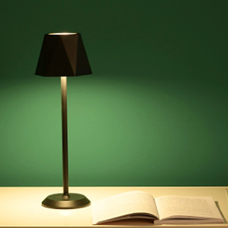 4000mah بطارية تعمل باللمس التبديل ضوء الليل IP54 مصباح طاولة مقاوم للماء