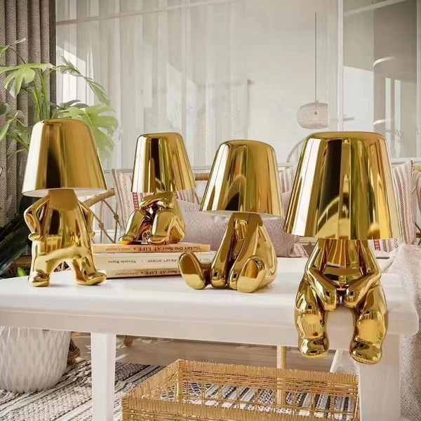 lámpara de mesa led barra de café pensador led lámpara de mesa hombre pequeño dorado  