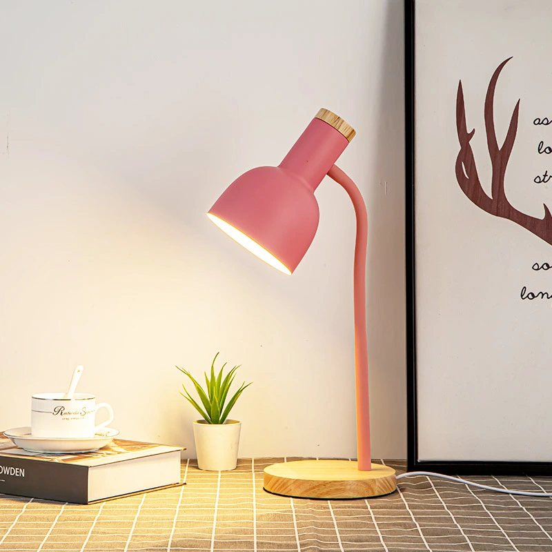 مصباح مكتب مرن من الحديد والخشب الشمالي للقراءة الدراسية