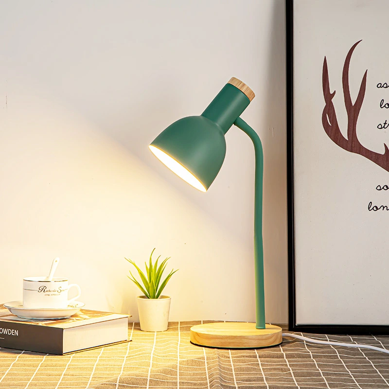 مصباح مكتب مرن من الحديد والخشب الشمالي للقراءة الدراسية