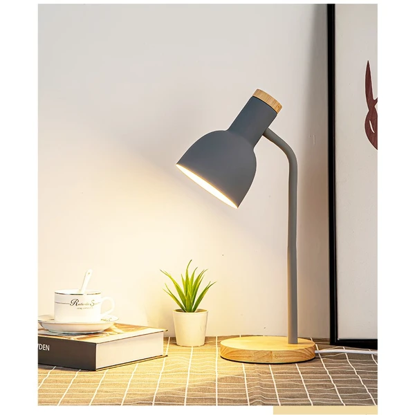 مصباح مكتب مرن من الحديد والخشب الشمالي للقراءة الدراسية