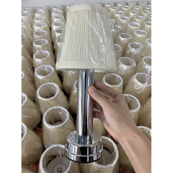 lámpara de mesa de pantallas recargables inalámbricas de aluminio con tela 