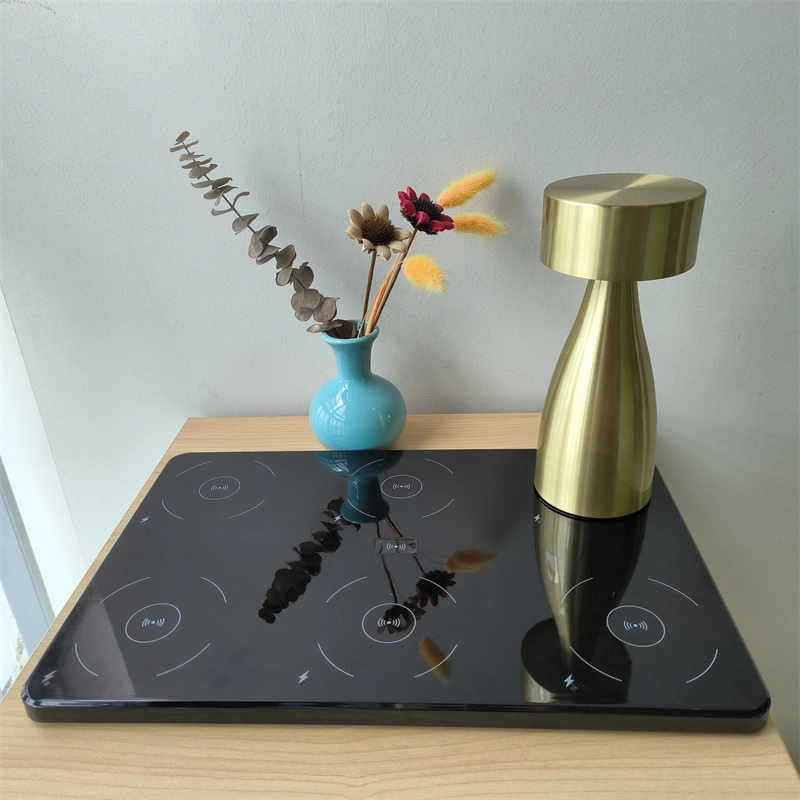 Lámpara de mesa inalámbrica led de metal con control táctil para restaurante 