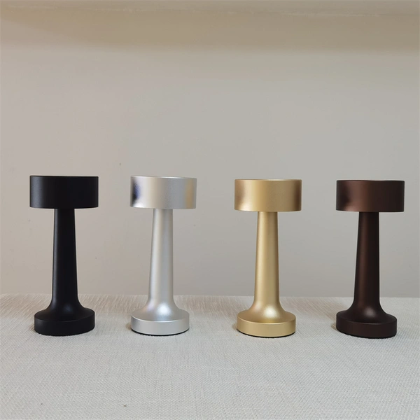 Lámpara de mesa inalámbrica con LED y control táctil RSJ-C001 para restaurante