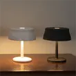 lámpara de mesa led barra de café pensador led lámpara de mesa hombre pequeño dorado  