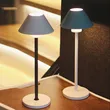 Lámpara de mesa led alimentada por batería de aluminio inalámbrica para exteriores