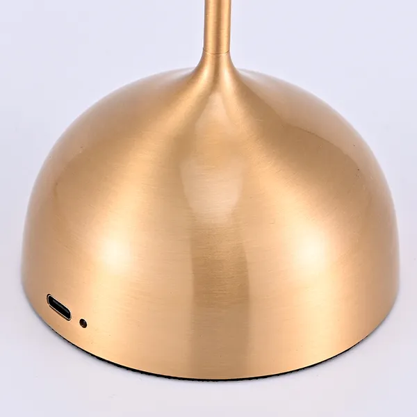 Nuevas lámparas de mesa inalámbricas y creativas de aluminio.  