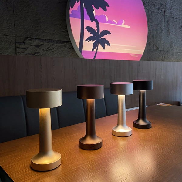 Lámpara de mesa inalámbrica LED con control táctil rsj-c001 para restaurante