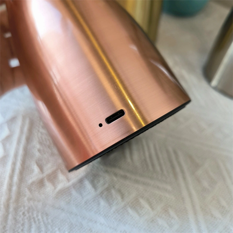 Lámpara de mesa inalámbrica led de metal con control táctil para restaurante 