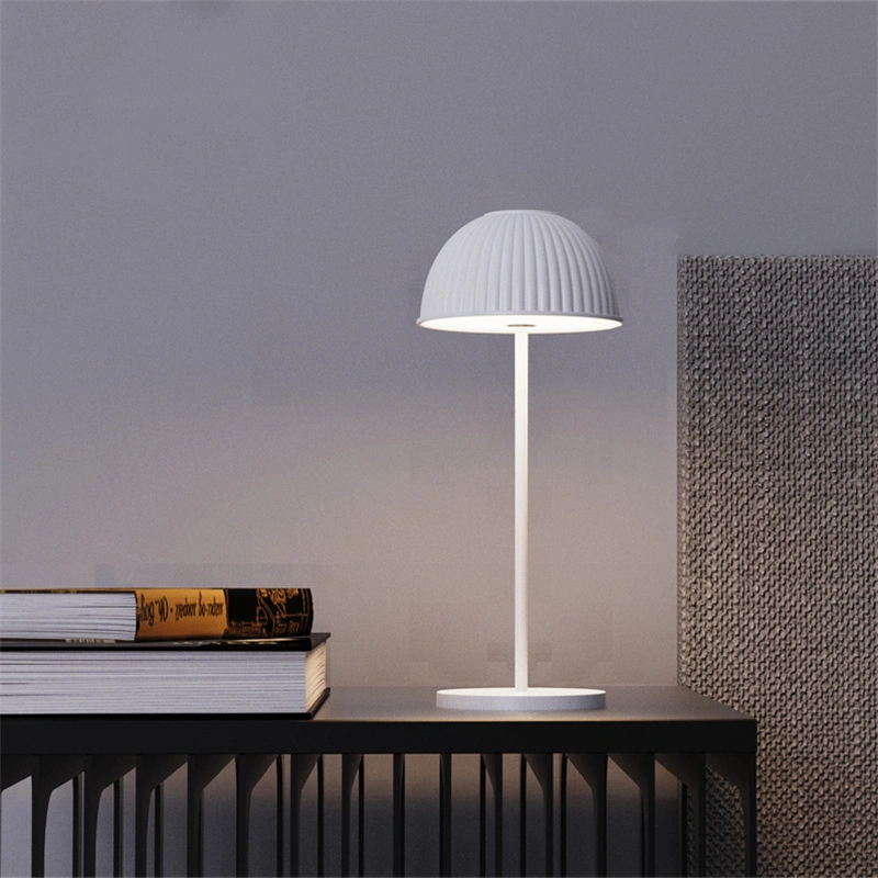 Lámpara de mesa LED decorativa recargable para restaurante  