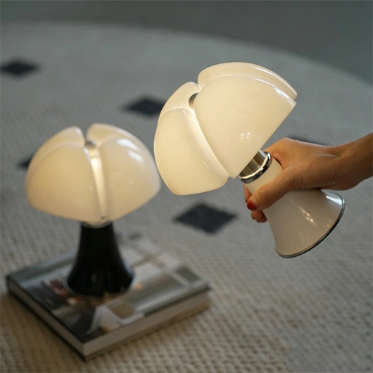 G4 Rechargeable Pipistrello Table Lamp