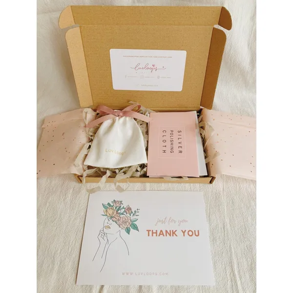 天地盖盒定制厂家为你解答什么是飞机盒|荣典包装