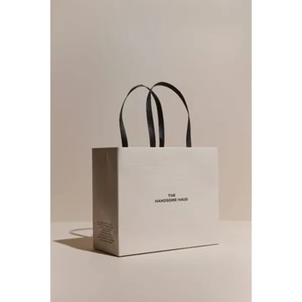 用纸折叠礼品盒——精美的制作工艺_荣典包装