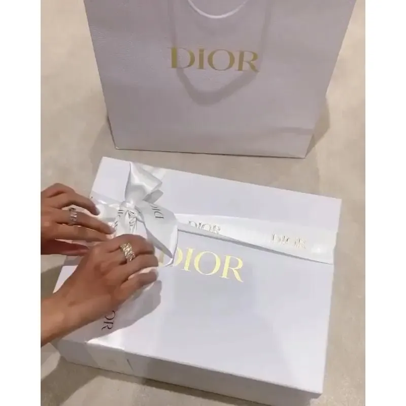 瓦楞包装盒型种类多样化_荣典包装