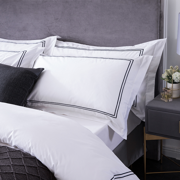 Luxury Hotel Linen Bedding Set with Embroidery