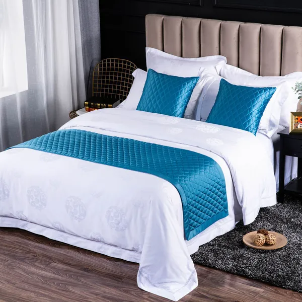 High-Quality Geometric Bed Runner & Pillows