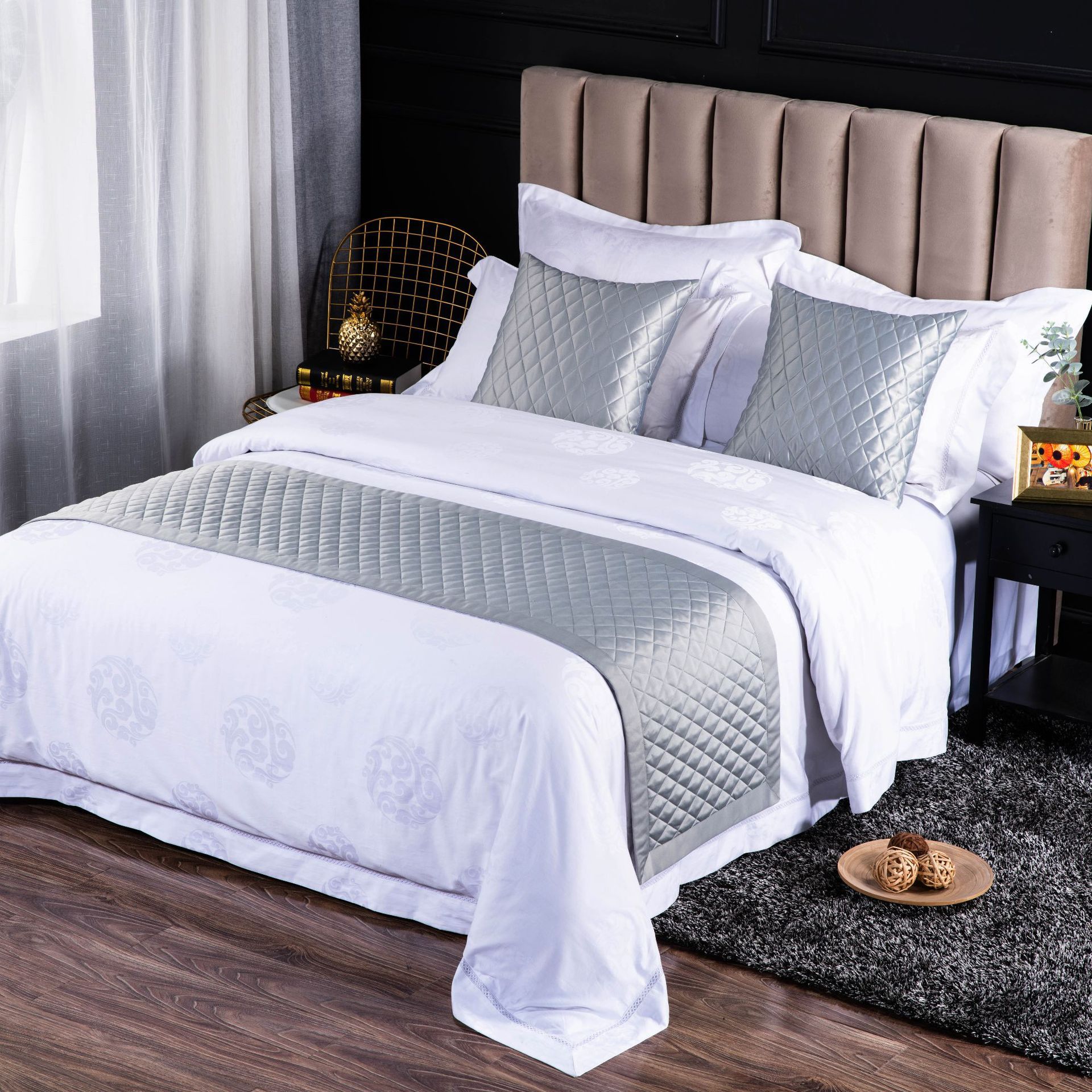 High-Quality Geometric Bed Runner & Pillows