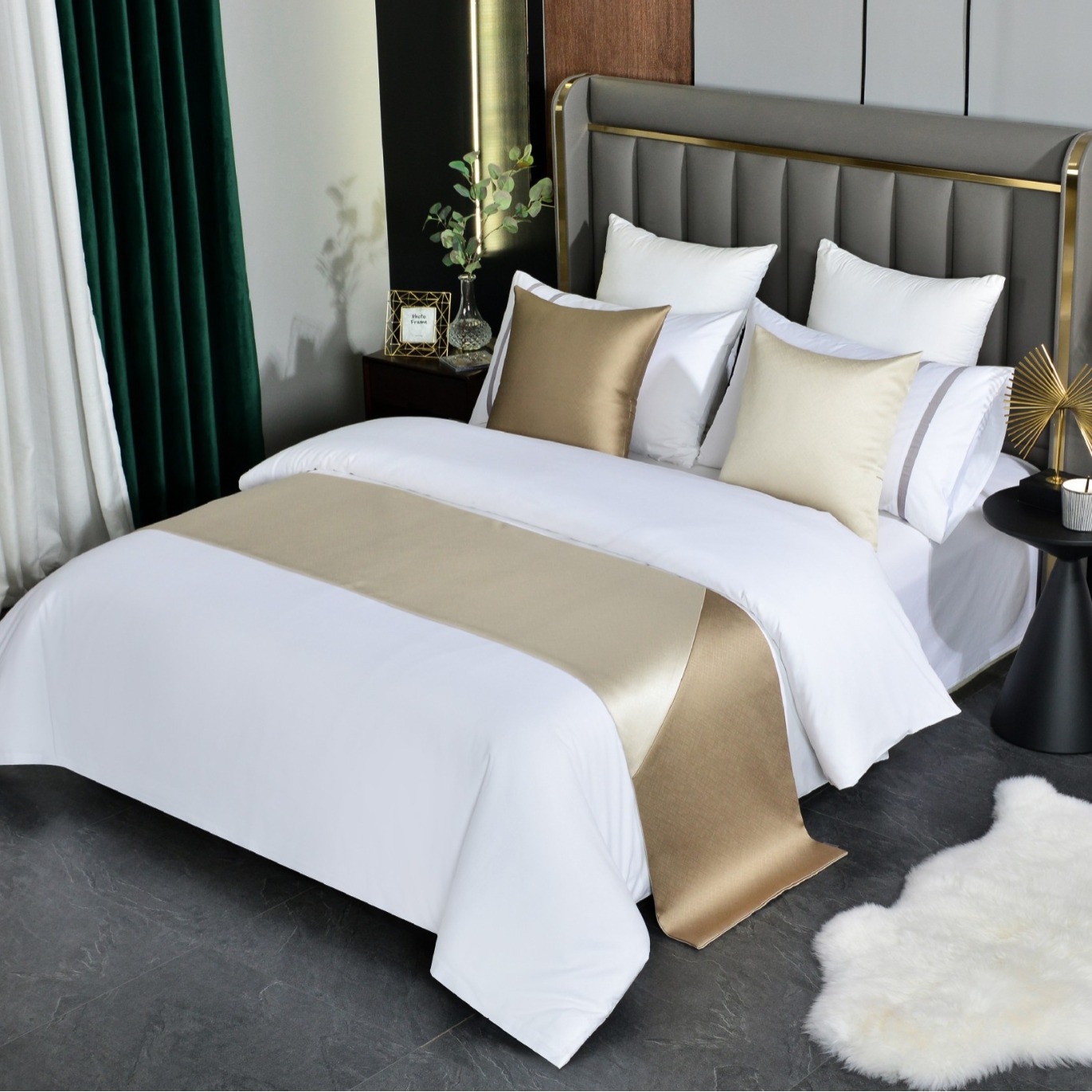 Modern Color Contrast Star Hotel Bed Runner & Pillow