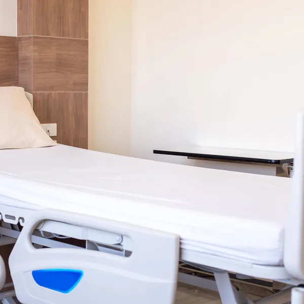 Fitted Hospital Bed Sheets - Soft & Elastic