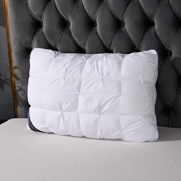 Runchao Twisted Flower Hotel Pillow Core