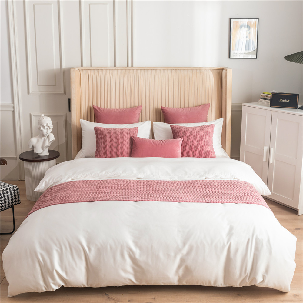 Nordic Light Luxury Velvet Pleated Bed Runner