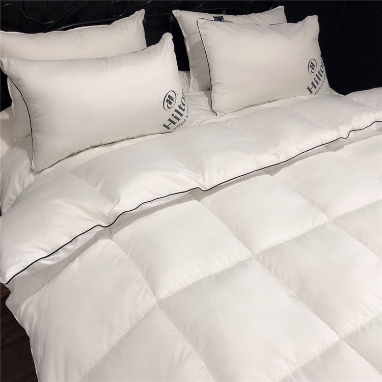 Hilton Hotel Downfall Autumn & Winter Quilt - Ideal for Students and Dormitories