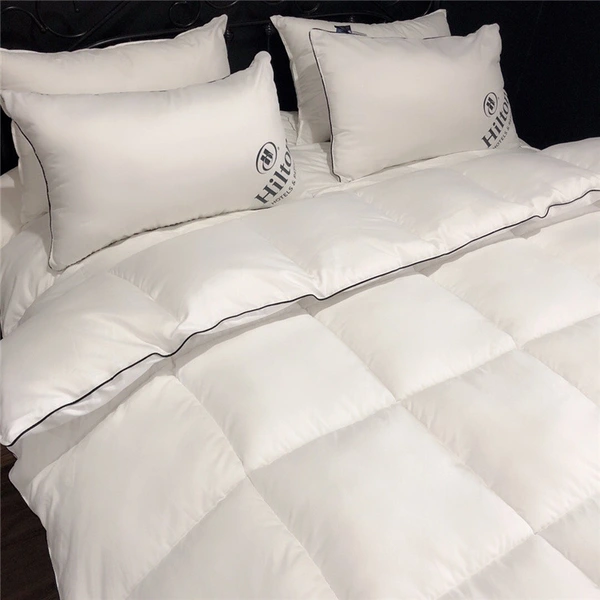 Hilton Hotel Downfall Autumn & Winter Quilt - Ideal for Students and Dormitories