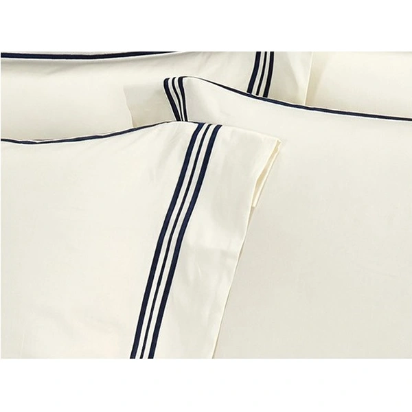 طقم سرير فندقي مطرز حسب الطلب مصنوع من القطن بنسبة 100%