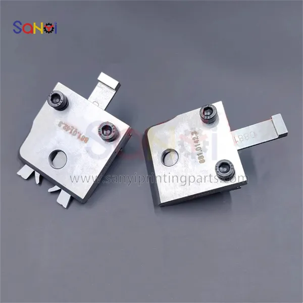 Martini Riding Staple 75 Nail Head Tight Hook Claw Base 0881.0142