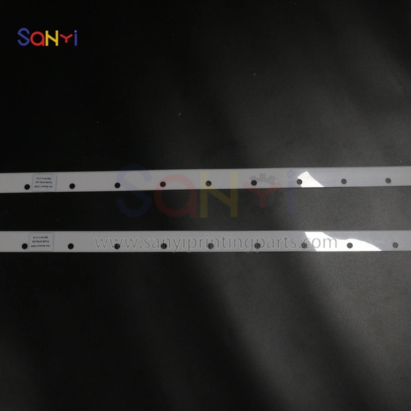 Best Quality Komori Printing Machine Blade, Car Wash Blade, Ink Scraper, Ink Plate Scraper, 820x36x1MM, 11 Holes
