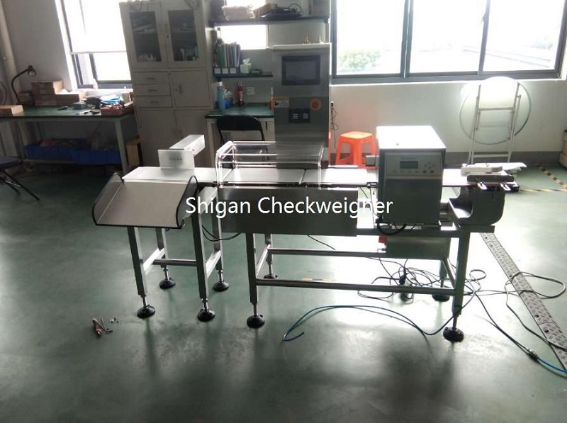 Combined Checkweigher And Metal Detector For Drugs Packaging Industry