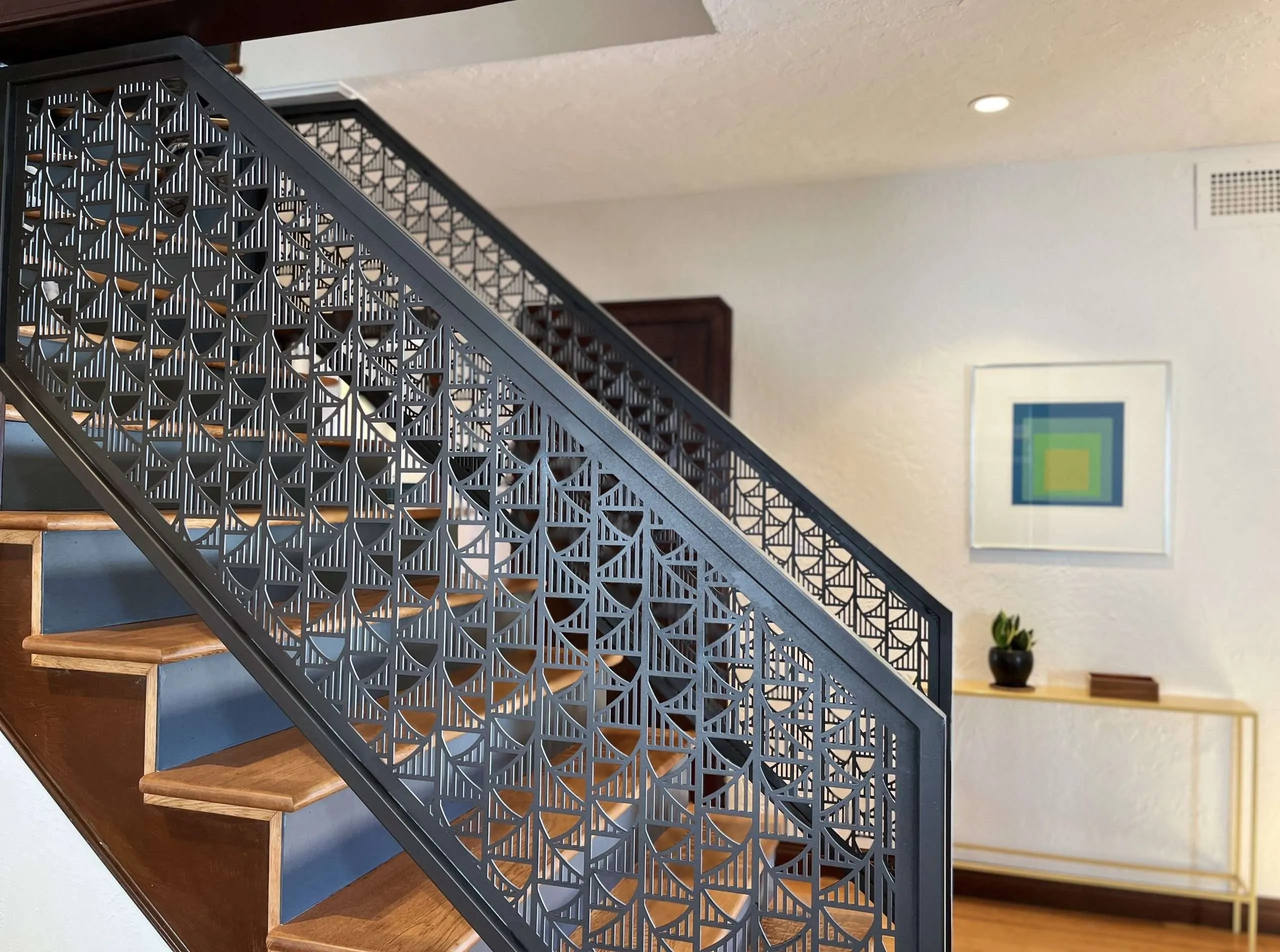Can steel railings be customized with different infill styles?